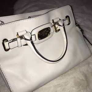 White Michael kors handbag/crossbody